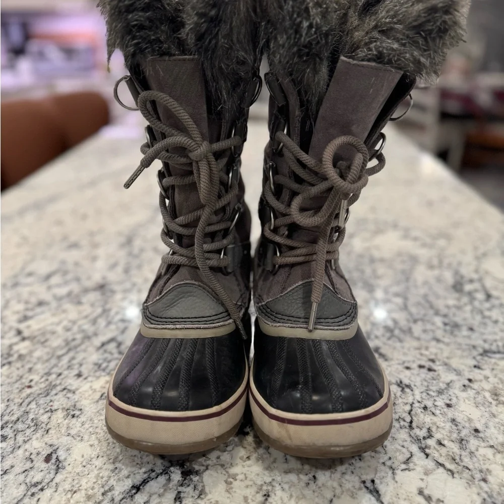 Sorel Waterproof Lace-Up Faux Fur Snow Boots Size 7.5